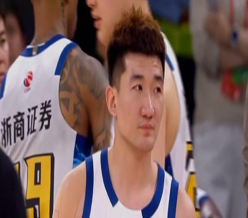 输给上海11分！揪出一个表现最差之人，坑惨了广厦队