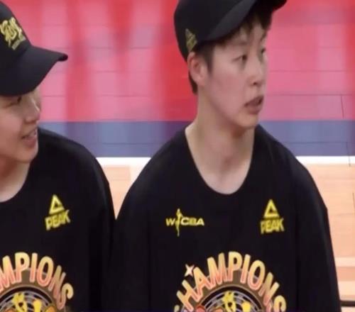 女篮集训更新：1核心+2小将离队，5大主力缺席，宫鲁鸣补招4将
