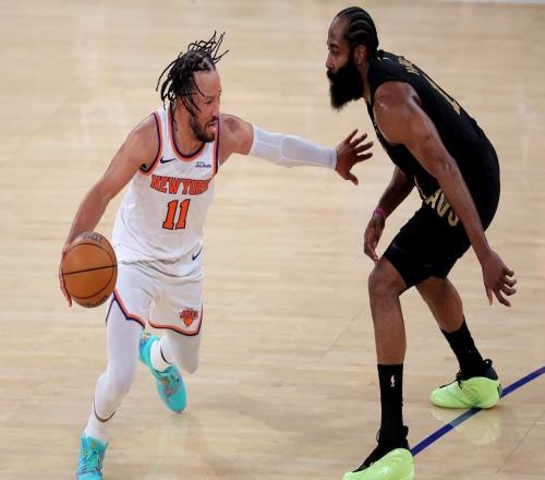 送出双塔+3首轮，火箭可追2届MVP！匹配KD合同，斯通孤注一掷