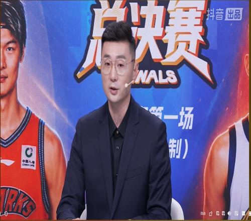 破案！上海为何两个外援也能击败广厦刘炜说出原因，球迷：有理