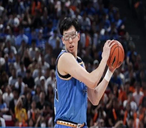 周琦：季后赛失利是技不如人，我们会沉下心备战，下赛季见