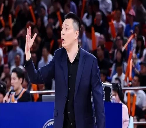 上海VS广厦G2前瞻！双大外存疑，弗格双李需延续状态，打出团队性