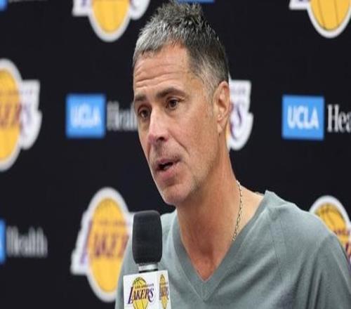 ESPN：湖人今日解雇了十几名员工在商业运营方面继续重组