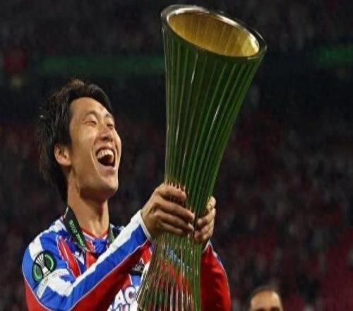 助水晶宫首夺欧协联冠军,日本国脚已拿到2个欧洲冠军