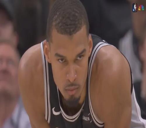 来了！NBA正式宣布！追加马刺中锋恶意犯规