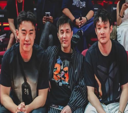 王俊杰回归，杨瀚森确定重返！中国男篮迎来最强组合，球迷有福了
