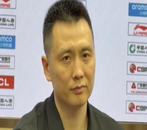 卢伟:感谢我的球员们,只要他们去拼无论输赢我都为他们骄傲