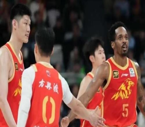 广厦输球后恐遭篮协处罚布朗赛后这一脚太亏了：或被禁赛处罚