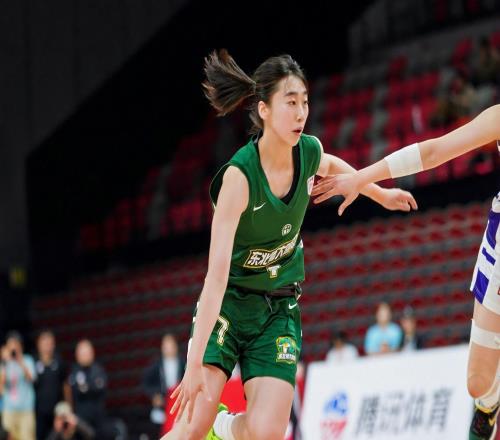 恭喜！中国女篮18岁1米78后卫新星崛起：夺冠+MVP出战国际赛