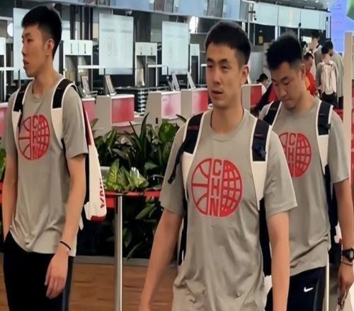 赵继伟高诗岩等人领衔男篮出征长沙热身赛阵容高达10名后卫引关注