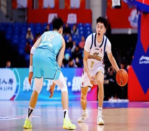 两位当家球星罢赛！状元也开始甩卖，CBA总冠军球队真要解散
