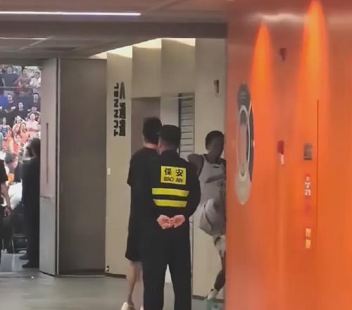 来了！总决赛第一笔罚单！50分先生情绪失控