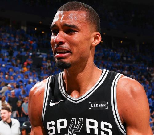 34！卫冕冠军轰然出局，文班全票荣膺西决MVP，NBA新纪录诞生