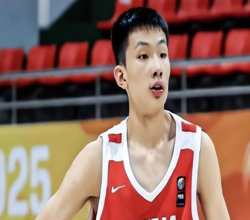 2米18国青中锋投奔杜锋不会重蹈徐昕覆辙是周琦借全运赚钱翻版