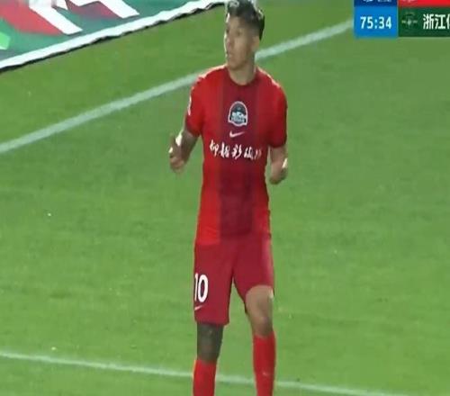 中超巨大争议！纳萨里奥点球违例，进球无效染黄，拉莫斯暴怒