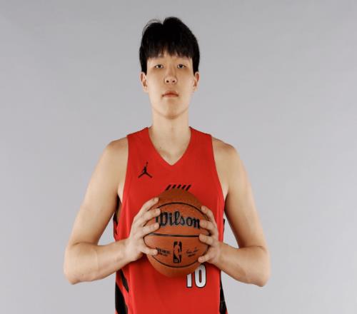 开拓者追字母哥9换1潜在筹码：杨瀚森等4球员3首轮+2互换权
