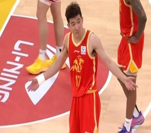 广厦33分惨败揪出三大罪人！孙铭徽只会摊手：王博才是罪魁祸首
