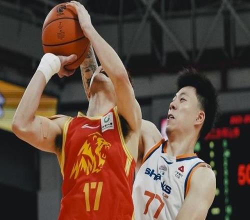 实至名归！CBA现役第一小前锋！张镇麟这也太强了！