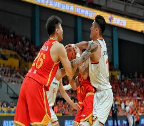 CBA总决赛第三回合，上海大胜广厦大比分3比0领先