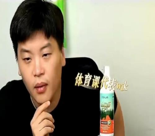第十次1单2分！樊振东颁奖脸都笑成花儿创7纪录德媒评“凯撒樊”