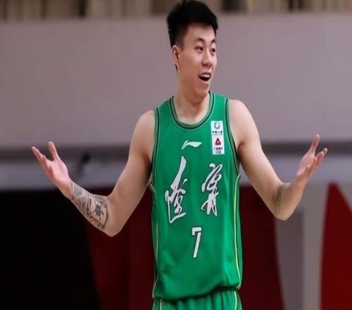 辽篮出品必属精品！总决赛15连胜，张镇麟获卢伟盛赞，第4冠稳了