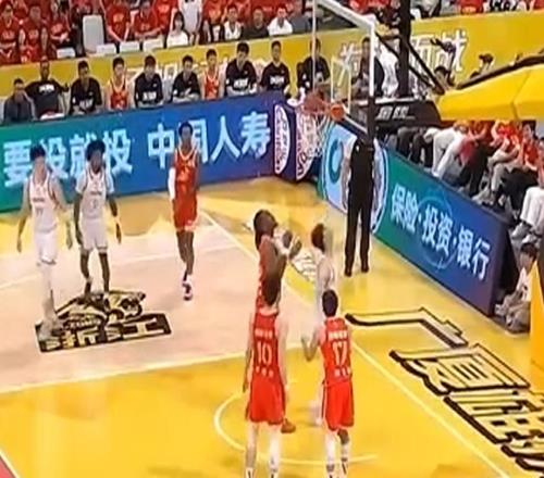 孙铭徽G3攻守崩盘后，全场9次摊手，带伤作战影响太大了！
