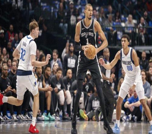 NBA分析师：独行侠已经找到了能克制马刺队文班亚马的球员