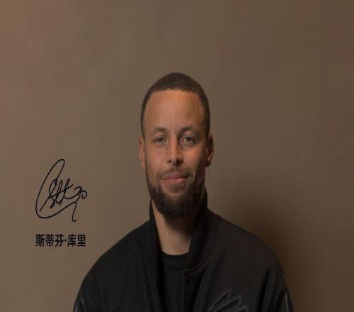 库里官宣签约李宁，终结“乱穿鞋”时代