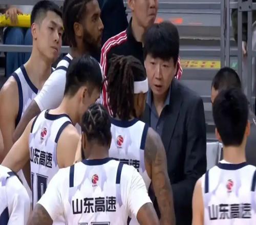 山东男篮消息：双外援备选，韦瑟斯庞成小外猎物，全力追逐范子铭