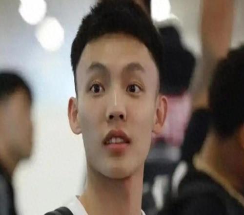 广东3消息：徐杰现身东莞，胡明轩集训欢乐多，王洪泽飞欧洲特训