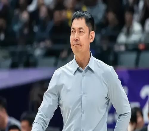 张庆鹏确定离任，本赛季用人+攻守都不行，北控天亮了