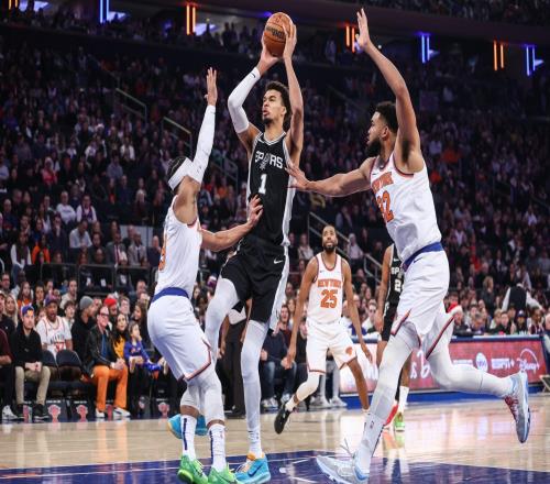 NBA总决赛：马刺尼克斯巅峰对决，矛与盾的终极较量