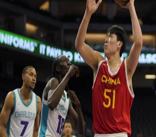 中国男篮在长沙开启热身赛，杨瀚森8日同球队会合