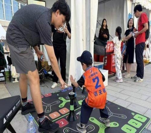 橙浪汇聚徐家汇“万有引力”第二现场燃动CBA总决赛之夜
