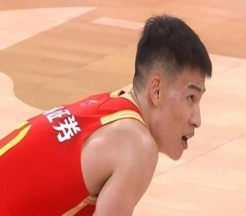 孙铭徽总决赛下半场首遭DNP：林秉圣高效爆发王博亲自递水