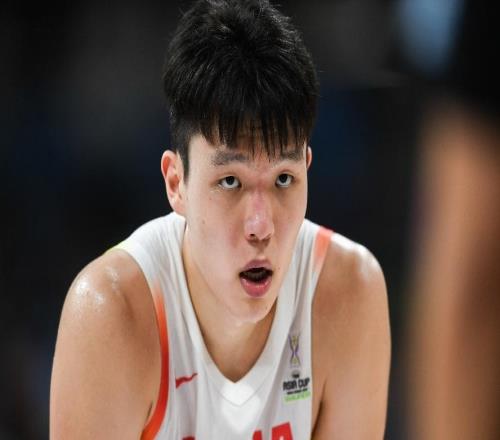 杨瀚森回国专访：不满新秀赛季，NBA简洁高效，抓紧调状态尽份力