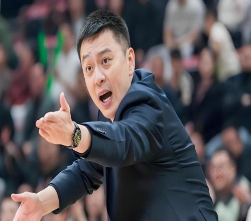 CBA“土豪队”大洗牌！主教练火速下课，多名球员进交易名单