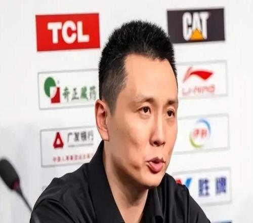 上海为何不敌广厦卢伟发声直戳要害，避谈裁判，王博就不客气了