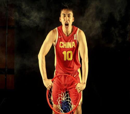 王俊杰8+3+2崔永熙3中1仅2分,庞峥麟8+1,徐昕8+4,中国队落后7分