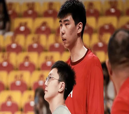 男篮8278胜FMP拉德尼基4利好！王俊杰徐昕统治级，气质也变好了