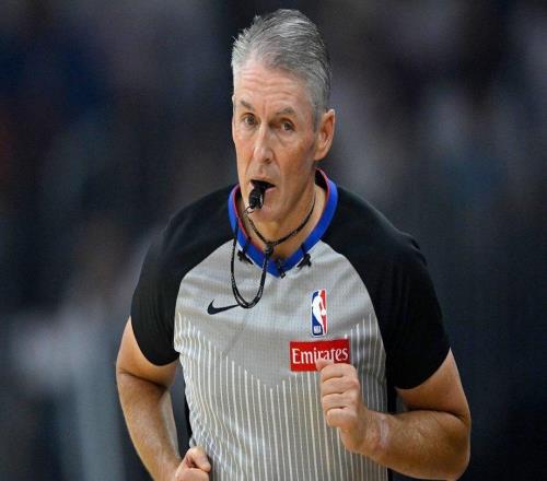 斯科特福斯特执法NBA总决赛第一场，令马刺和尼克斯球迷担忧