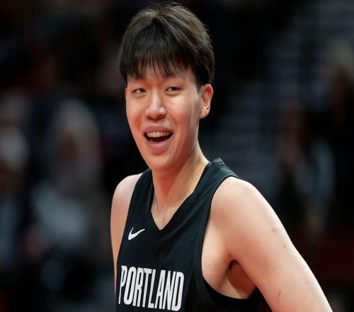 杨瀚森首次给NBA菜鸟赛季评分，归队时间正式确定