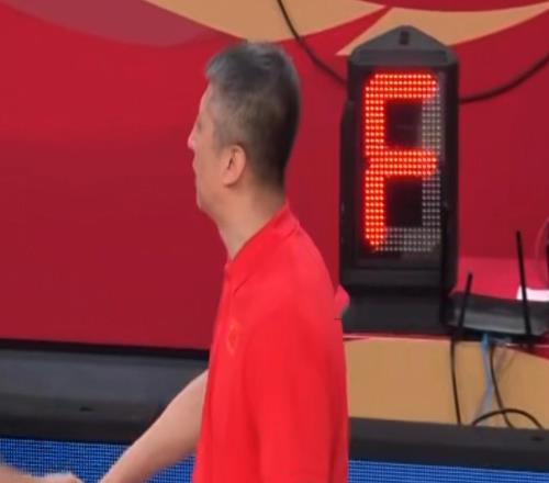 男篮胜FMP拉德尼基！王俊杰崔永熙开心，郭士强淡定，明天还有1场
