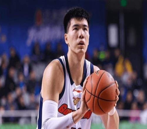 中国男篮8278险胜塞尔维亚！球员评分：3人满分、3人发挥拉胯