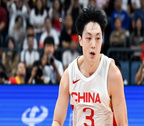 男篮集训5人离队！3人糟糕发挥，李悦洲未上场，胡明轩能养伤了！