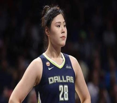 忍无可忍！中国女篮核心突然发声，不满被边缘化，或寻找新东家
