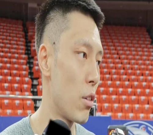 袁堂文：G4输球对我们来说也是解压，今晚就是放平心态去打