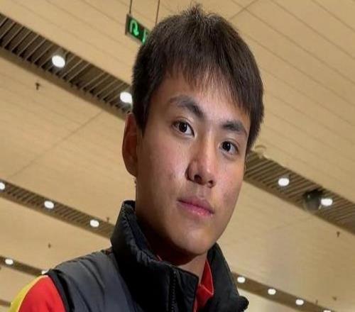 李昊炎私教原来是他，为上海申花攻入6球，如今靠直播活的很滋润