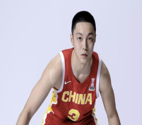 官方：胡明轩、李悦洲等五名运动员离开中国男篮国家队短训营