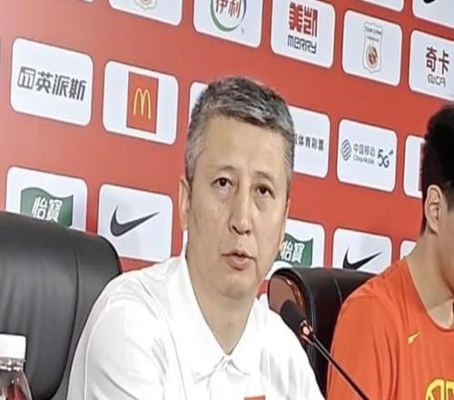 媒体人：热身赛双方都志在练兵，否则被追平郭导不会不调阵容